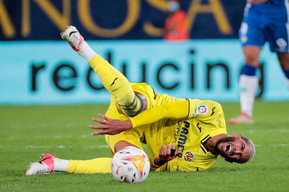 星空体育包含赛地聚焦——国王杯今夜热度飙升，比利亚雷亚尔完成体检，信心回归，临场指挥获称赞的词条